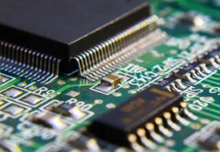See the Era of Optical Communication onto Sillicon Chips in